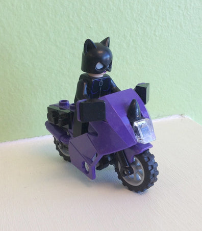 LEGO Minifigure-Catwoman + Bike-Super Heroes-SH006-6858-Creative Brick Builders